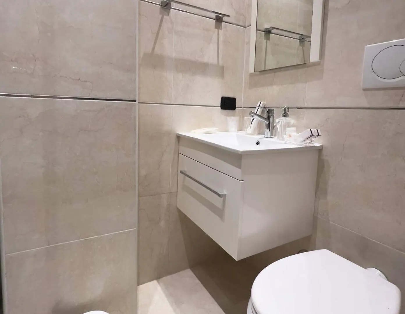 Sofia Guest House Roma 0*,  Italia